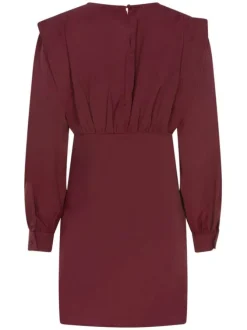 Robe courte bordeaux unie ajustée avec un col ras du cou et manches bouffantes