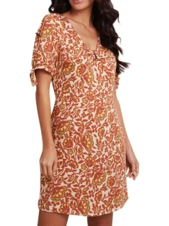 Robe courte brique fleurie à coupe droite avec un col v et des manches courtes