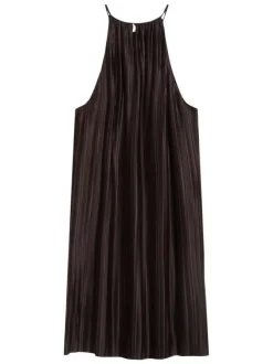 Robe courte chocolat unie sans manche pourvue d'une coupe fluide