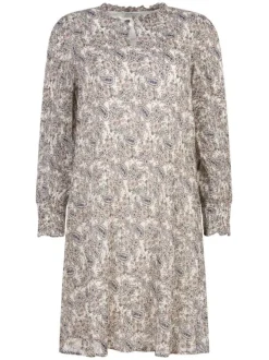 Robe courte écrue cachemire plissée à coupe près du corps et un col ruffle