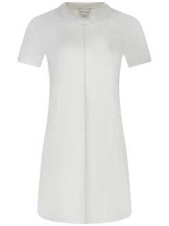 Robe courte écrue unie avec une coupe trapèze et un col rond