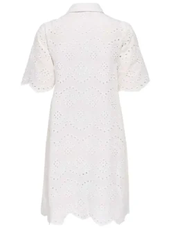 Robe courte en coton blanche unie pourvue de broderie anglaise