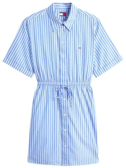 Robe courte en coton bleue à rayures avec une coupe cintrée et un col à revers