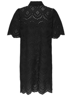 Robe courte en coton noire unie pourvue de broderie anglaise