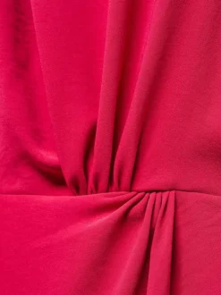 Robe courte fuchsia avec coupe fluide col montant et à manches courtes