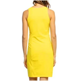 Robe courte jaune en coton biologique mélangé unie coupe moulante col rond