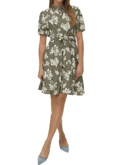 Robe courte kaki ornée d'un motif floral et pourvu d'un col chemise