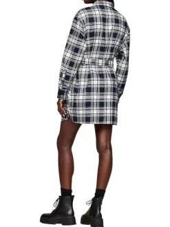 Robe courte marine à carreaux avec un col français et à manches longues