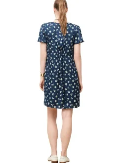 Robe courte marine à motifs floraux avec une coupe droite et un col carré