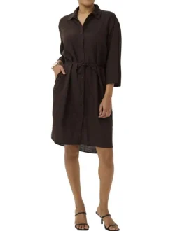 Robe courte marron unie pourvue d'une coupe ajustée et d'un col chemise