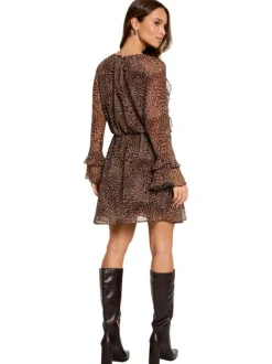 Robe courte à motifs léopards avec une coupe fluide et un col rond