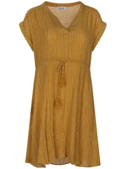 Robe courte moutarde rayée coupe ample et fluide col v et à manches courtes