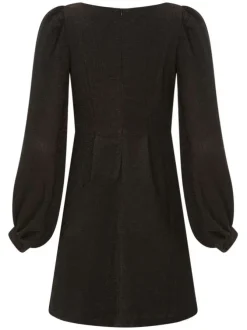 Robe courte noire à lurex avec une coupe patineuse et un col carré
