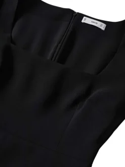 Robe courte noire Sky coupe ajustée à manches longues et col carré