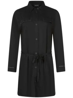 Robe courte noire unie avec une coupe droite et un col rond à manches longues