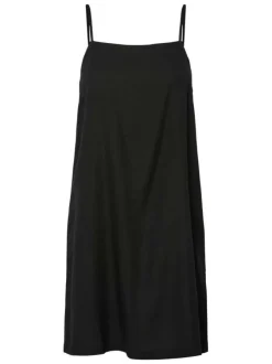 Robe courte noire unie avec une coupe fluide et des bretelles