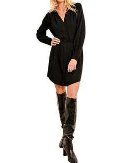 Robe courte noire unie cintrée à col français et à manches longues style chemise