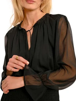 Robe courte noire unie cintrée à col v et à manches longues en voile