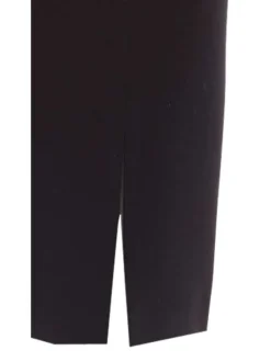 Robe courte noire unie coupe ajustée col v manches à bretelles