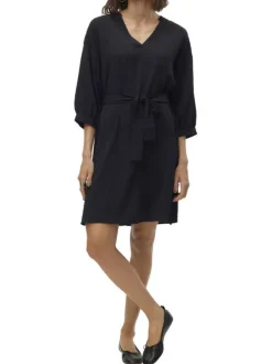 Robe courte noire unie à coupe droite fluide avec des manches 3/4