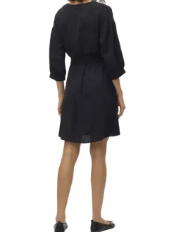 Robe courte noire unie à coupe droite fluide avec des manches 3/4
