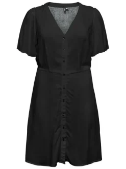 Robe courte noire unie pourvue d'une coupe évasée et de manches courtes