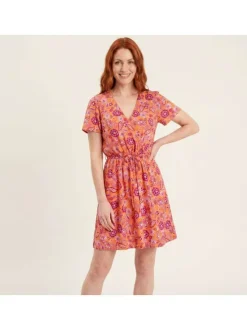 Robe courte orange florale pourvue d'une coupe évasée et des manches courtes