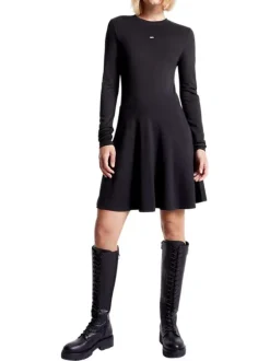 Robe courte patineuse noire unie avec logo de la marque brodé à la poitrine