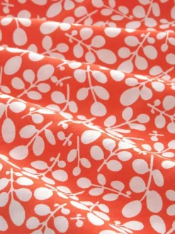 Robe courte rouge coupe droite avec un col tunisien et imprimé floral