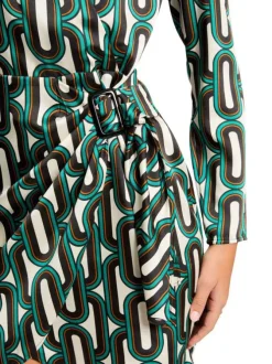 Robe courte satinée verte imprimée avec une coupe ajustée et un col cache-coeur
