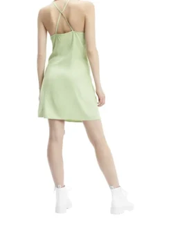 Robe courte tilleul uni à bretelles croisées dans le dos