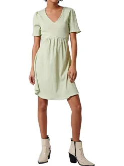 Robe courte vert d'eau imprimée avec une coupe droite col v et à manches courtes