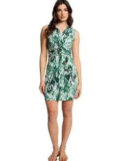 Robe courte verte à motif tropical avec une coupe portefeuille et un col croisé