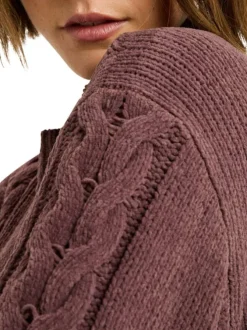 Robe courte violette en maille torsadée à coupe ample avec un col rond