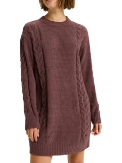 Robe courte violette en maille torsadée à coupe ample avec un col rond