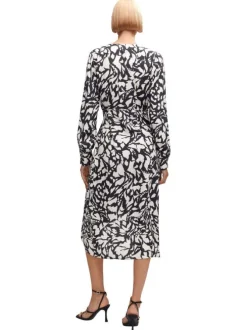 Robe longue black imprimé abstrait avec une coupe portefeuille et un col v