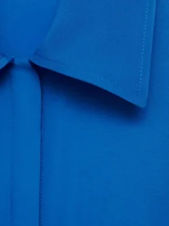 Robe longue bleue électrique unie avec une coupe droite et un col français
