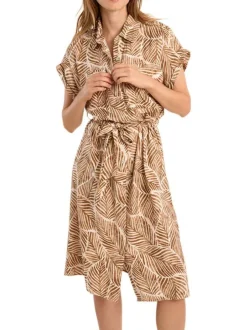 Robe longue camel à motifs pourvue de manches courtes et d'un col chemise