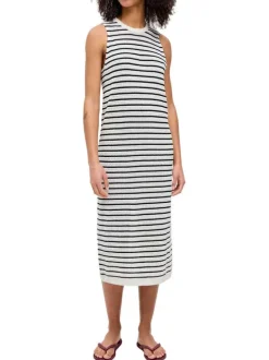 Robe longue en coton blanche à rayures pourvue d'une coupe ajustée