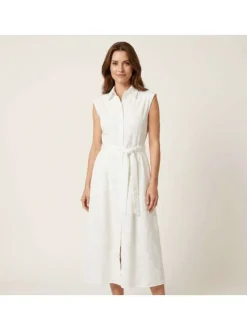 Robe longue en coton blanche unie pourvue d'une coupe évasée