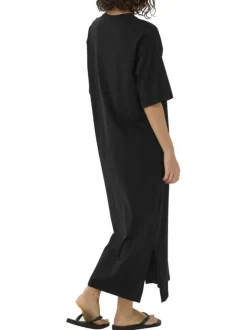 Robe longue en coton noire unie pourvue d'une coupe droite et d'un col rond