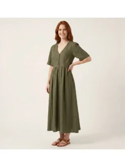 Robe longue kaki unie pourvue d'une coupe large et des manches courtes
