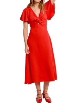 Robe longue manches courtes rouge unie à coupe droite avec un col v