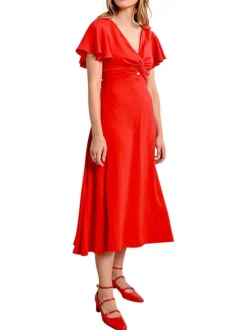Robe longue manches courtes rouge unie à coupe droite avec un col v