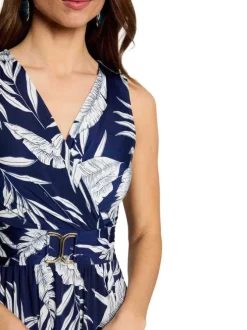 Robe longue marine sans manche à coupe cintrée pourvue d'un col v croisé