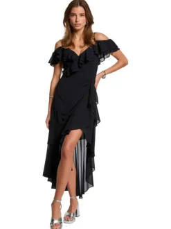 Robe longue marine unie pourvue d’une coupe asymétrique et d’un col en V
