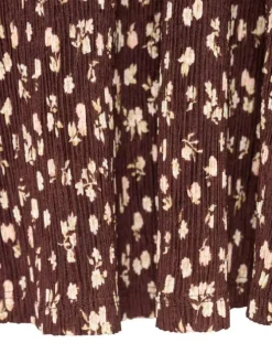 Robe longue marron à imprimé floral avec une coupe droite et un col v