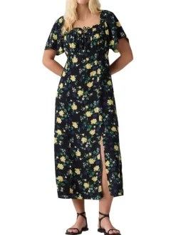 Robe longue noire à motif floral avec une coupe droite et des manches courtes