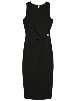 Robe longue noire unie avec col rond et effet drapé à l'avant