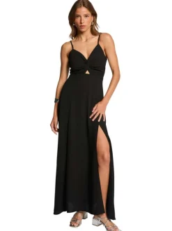 Robe longue noire unie pourvue d'une coupe ample et d'un décolleté en V